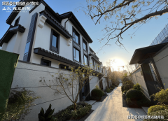 物业供给24小时管家响应、私人花圃养护、请客厅